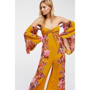 ☀️Summer Favorite Free People jumpsuit flowers S